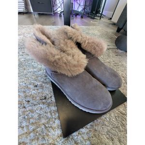 UGG Women's NAVEAH Suede Boots 1012808 - Size 8 US